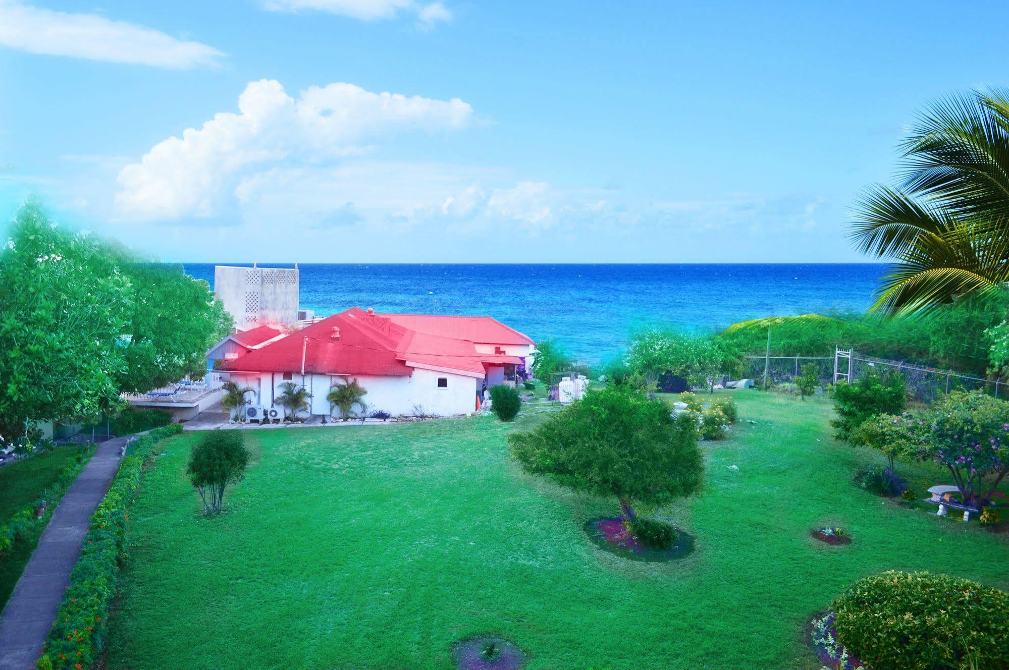 Garden Beach Studios At Montego Bay Club Exterior photo